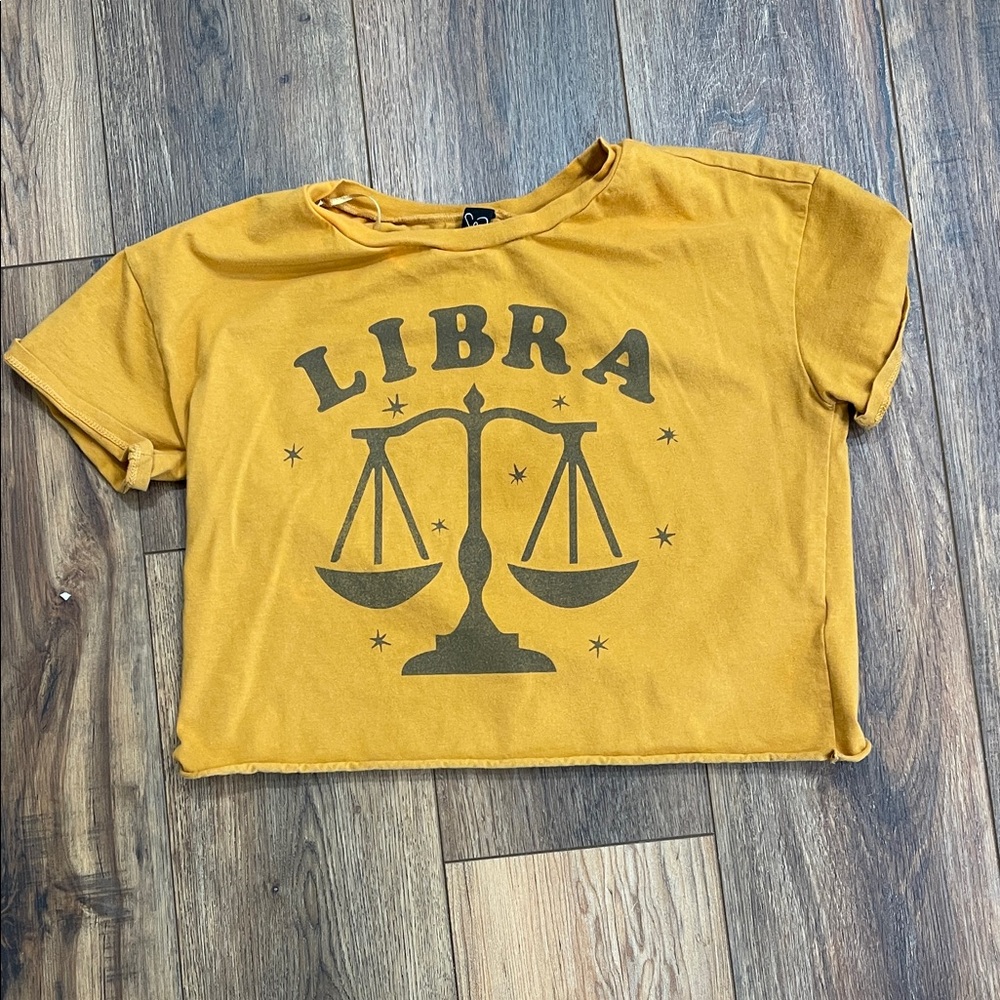 Windsor Mustard Yellow 'Libra' Graphic Crop Tee
